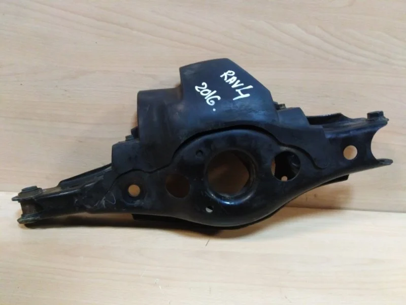 Рычаг Toyota RAV4 2012-2018 40