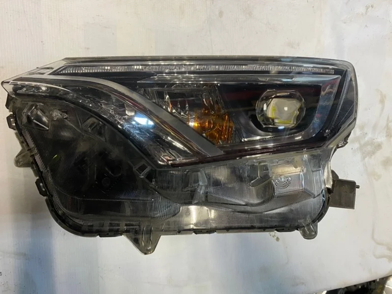Фара левая led Toyota RAV4 2014-2019 40