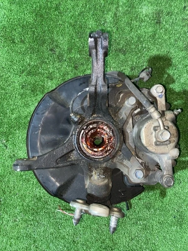 Кулак поворотный Honda Civic 4D FD1 FD2 FD3