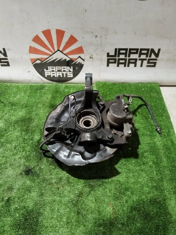 Кулак поворотный Toyota Camry 50