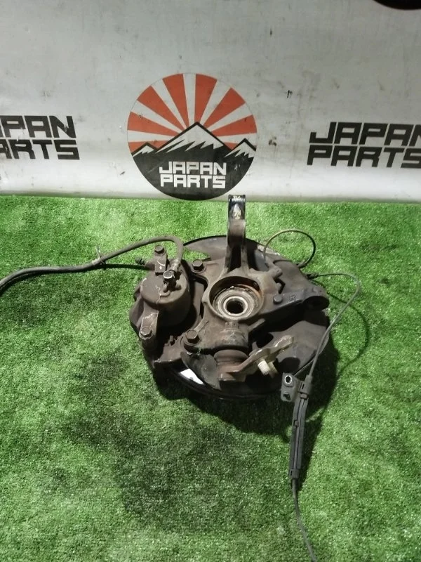 Кулак поворотный Toyota Corolla E180