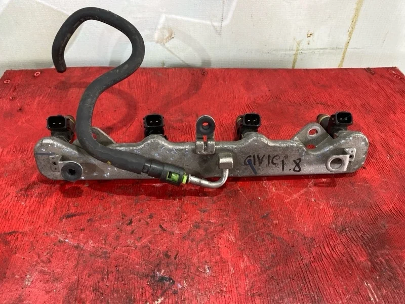 Топливная рампа с форсунками Honda Civic 4D FD1 FD2 FD3