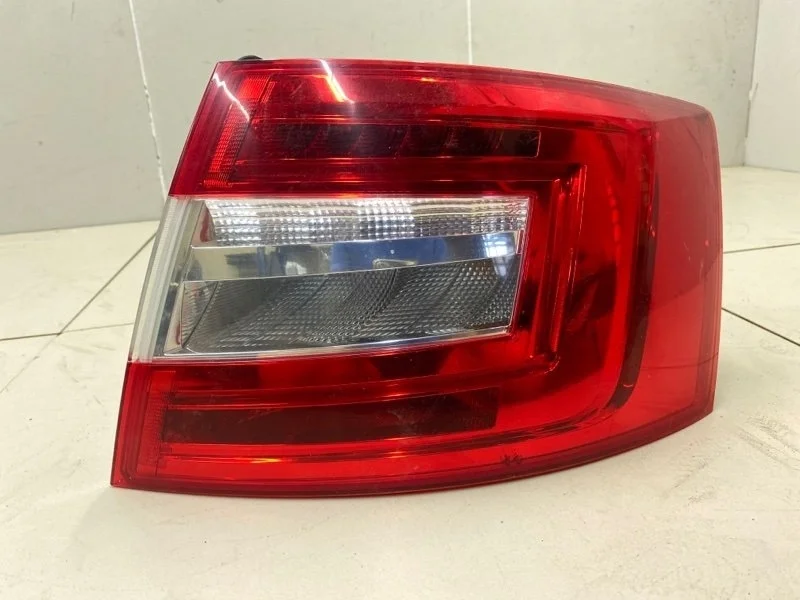 Фонарь задний правый Skoda Octavia A7 CWVA 2018