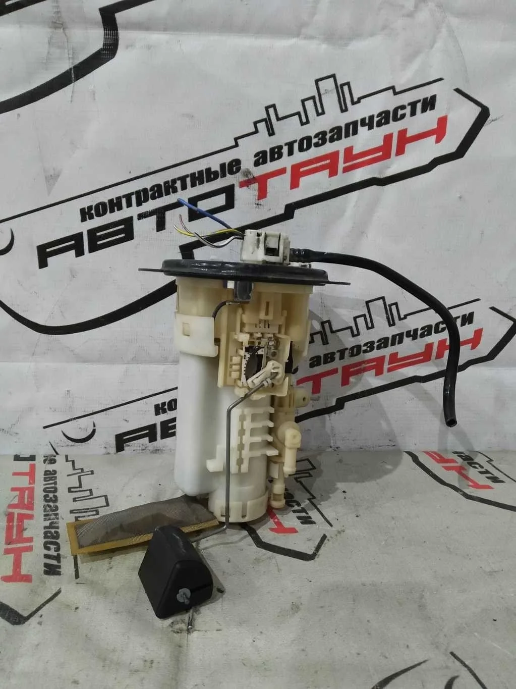 БЕНЗОНАСОС КОРПУС БЕНЗОНАСОСА В СБОРЕ TOYOTA IPSUM ISIS NOAH VOXY ACM26W ZNM10G ZNM10W ZRR75G ZRR75W 2WD 4WD 1 ШТУЦЕР 1 ФИШКА 5 КОНТАКТОВ 7702432040