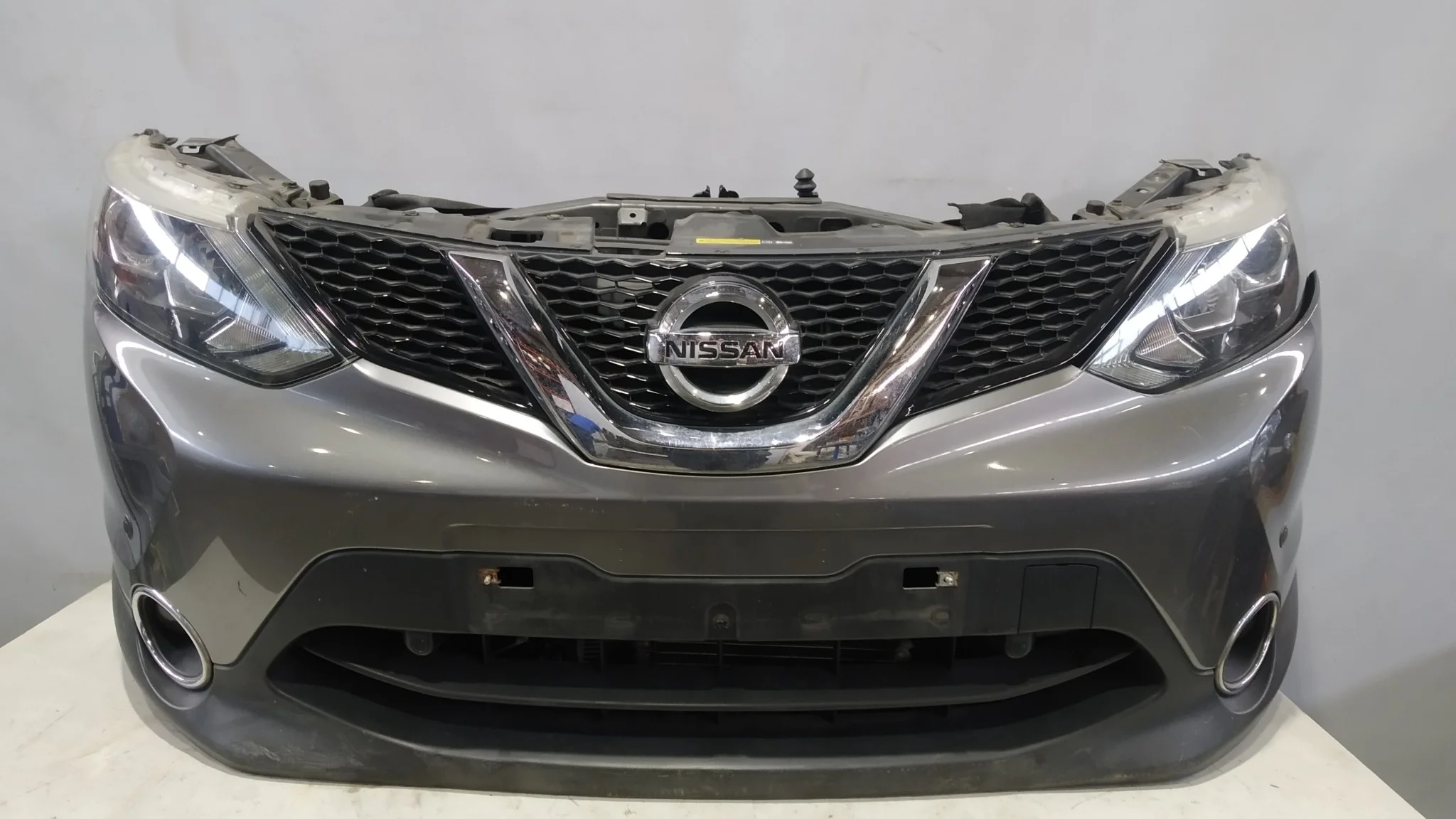 NOSECUT NISSAN QASHQAI J11E 1 МОДЕЛЬ 620224EA0H серебро DY497