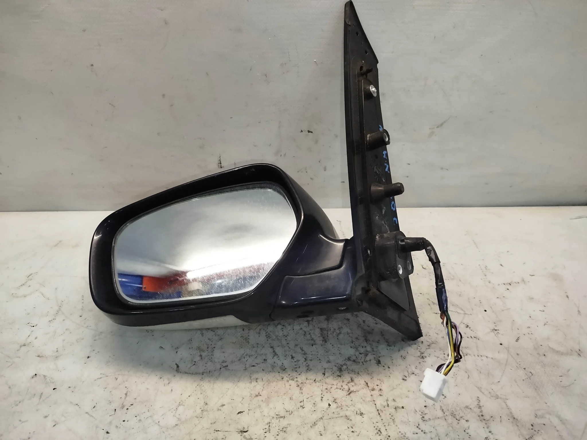 ЗЕРКАЛО MITSUBISHI GRANDIS NA4W NA8W 9 КОНТАКТОВ С ПОВТОРИТЕЛЕМ ЛЕВОЕ MR959723HB белый, W23 KE587