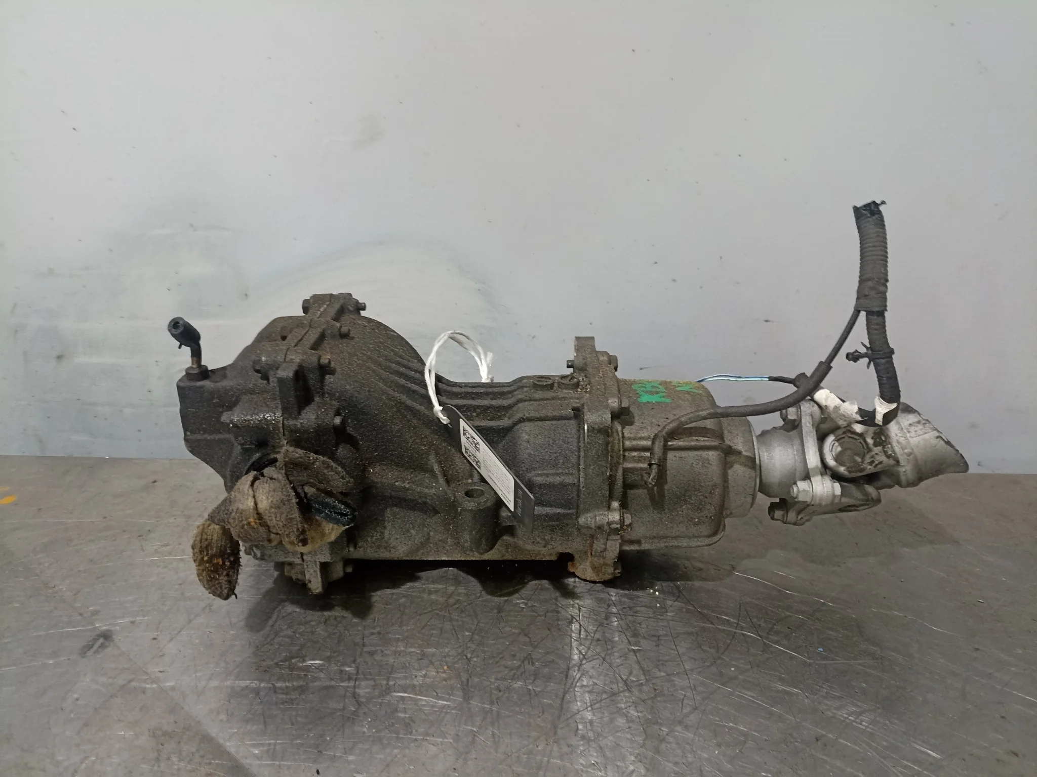 РЕДУКТОР NISSAN QR20-DE QR25-DE SR20-VET YD22-DDTI X-TRAIL NT30 PNT30 T30 ЗАДНИЙ 37X15 2.466 АЛЮМИНИЕВЫЙ 4WD 383008H500 KB686