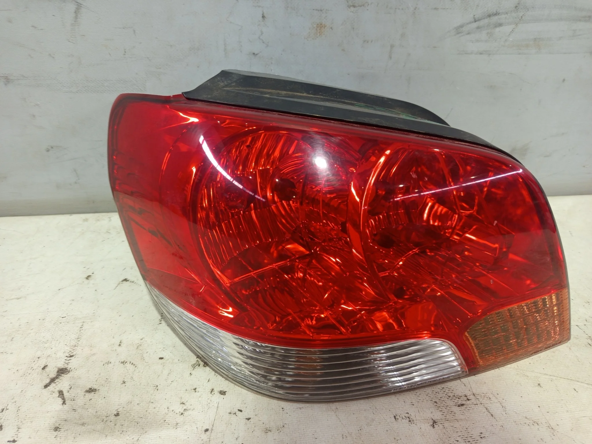 ФОНАРЬ MITSUBISHI AIRTREK CU2W CU4W CU5W 22087546 ЛЕВЫЙ MR954403 S3819