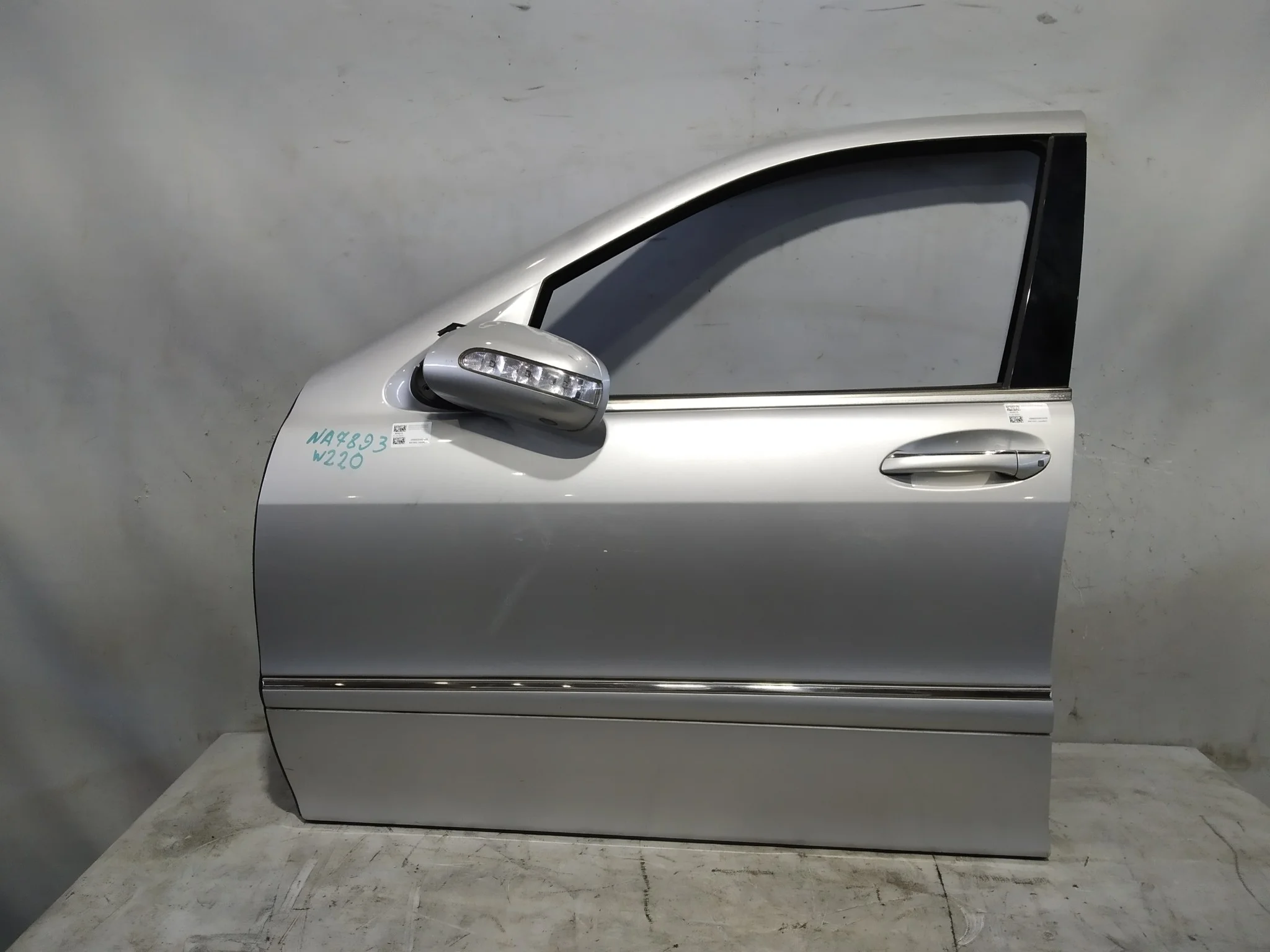 ДВЕРЬ MERCEDES-BENZ S-CLASS W220 A2207200105 ПЕРЕДНЯЯ ЛЕВАЯ серебро, 744U NA7893