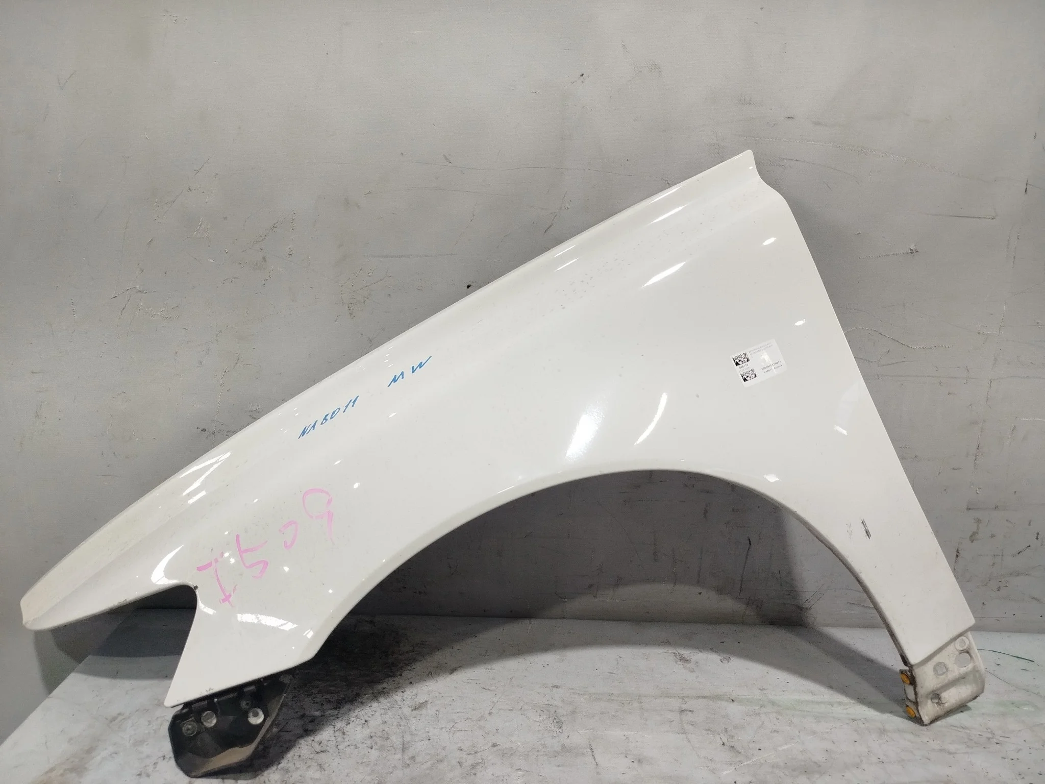 КРЫЛО VOLVO S40 V50 MS MW 31297540 ПЕРЕДНЕЕ ЛЕВОЕ белый NA8011