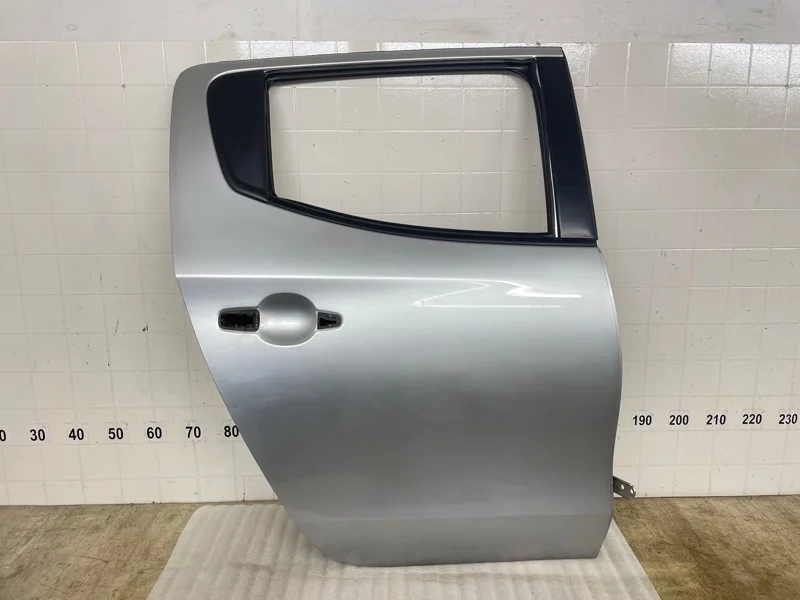 ДВЕРЬ Mitsibishi L200 2015- 2015 2016 2017 2018 2019 2020 2021 2022 2023 2024 5730B492 KL, задняя правая