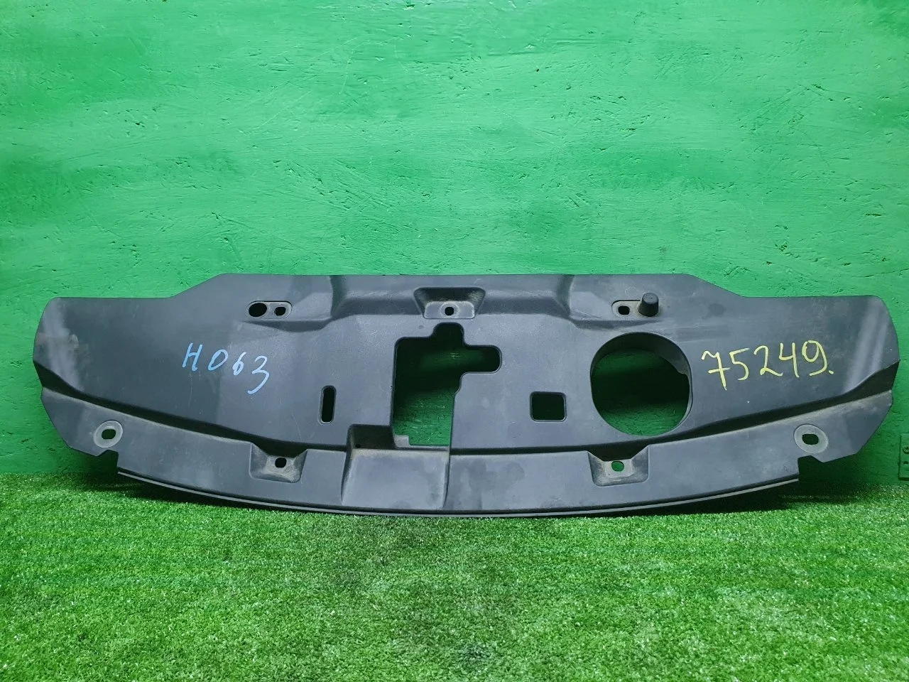 Накладка замка капота Honda CR-V 3 2009-2012