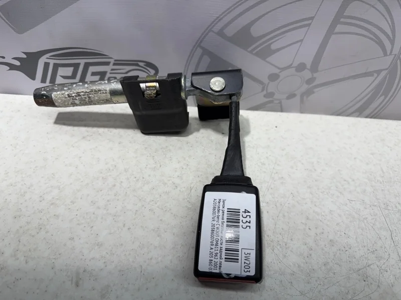 Замок ремня безопасности задний левый Mercedes-benz 2001 W203