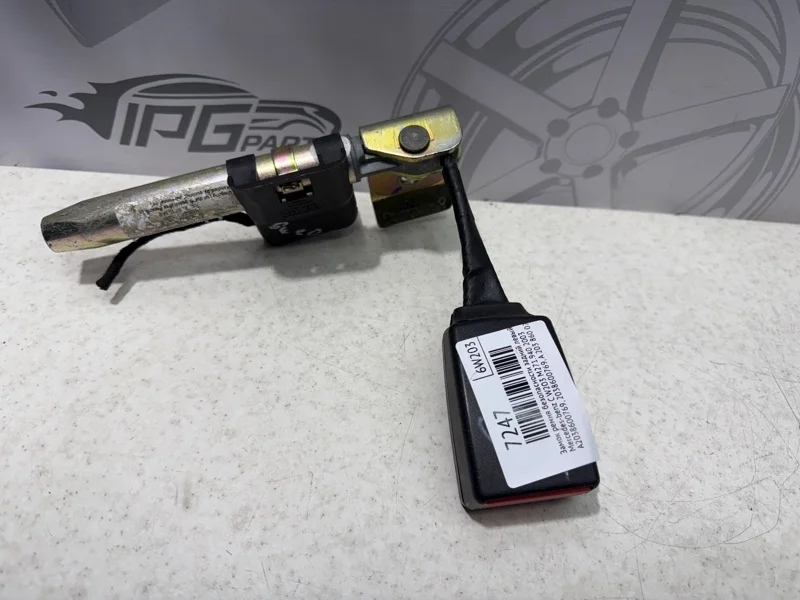 Замок ремня безопасности задний левый Mercedes-benz 2003 W203