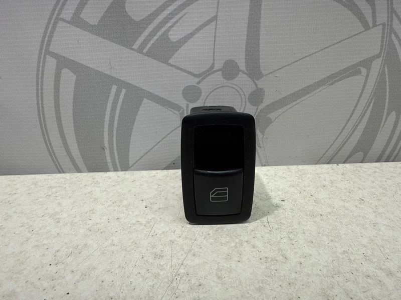 Кнопка стеклоподъемника пассажирская дверь Mercedes-benz ML 2007 W164