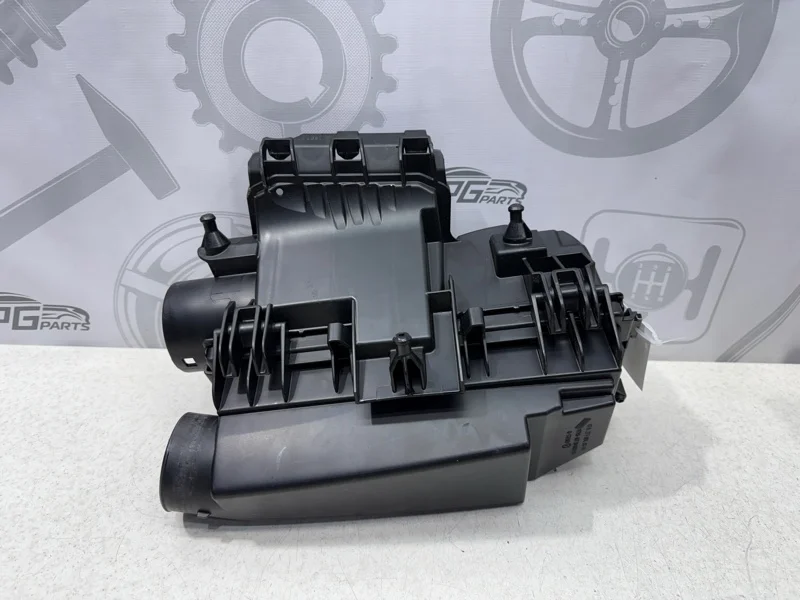 Корпус воздушного фильтра Mercedes-benz 2010 W204