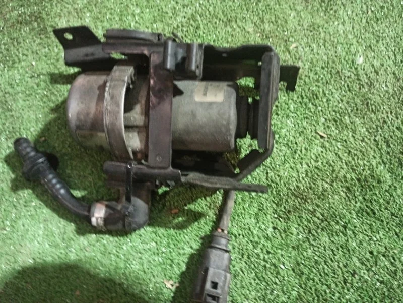 Электро вакуумный насос тормозов Audi S8 2007 4E