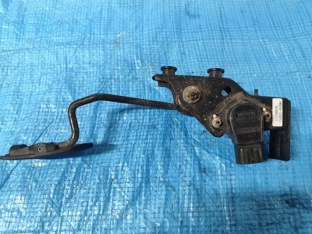 Б.у. педаль газа TOYOTA CAMRY V30 ACV30 TOYOTA CAMRY V30 ACV30