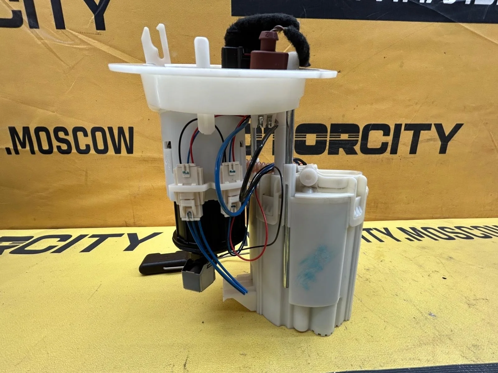 Насос топливный AUDI A5 2011