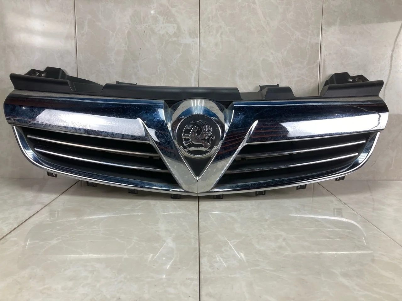 Решетка радиатора Opel Zafira B 2008-2014 13247327
