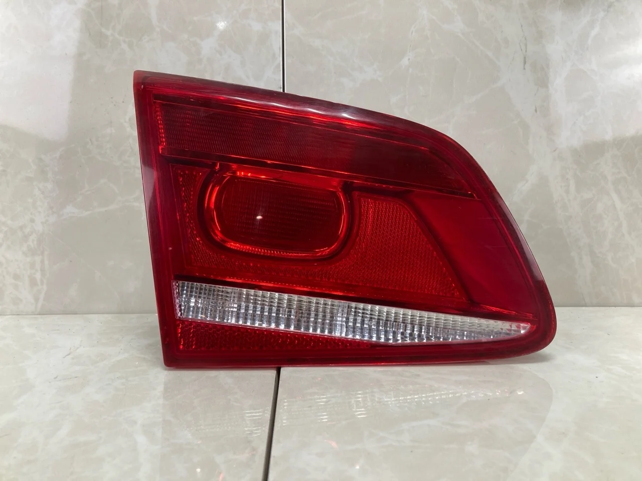 Фонарь Volkswagen Passat B7 2010-2015 3AE945093K СЕДАН, задний левый