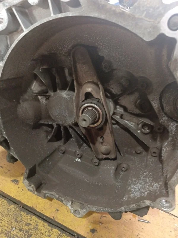 МКПП Volkswagen Polo 2001-2005 02T301103 AZQ