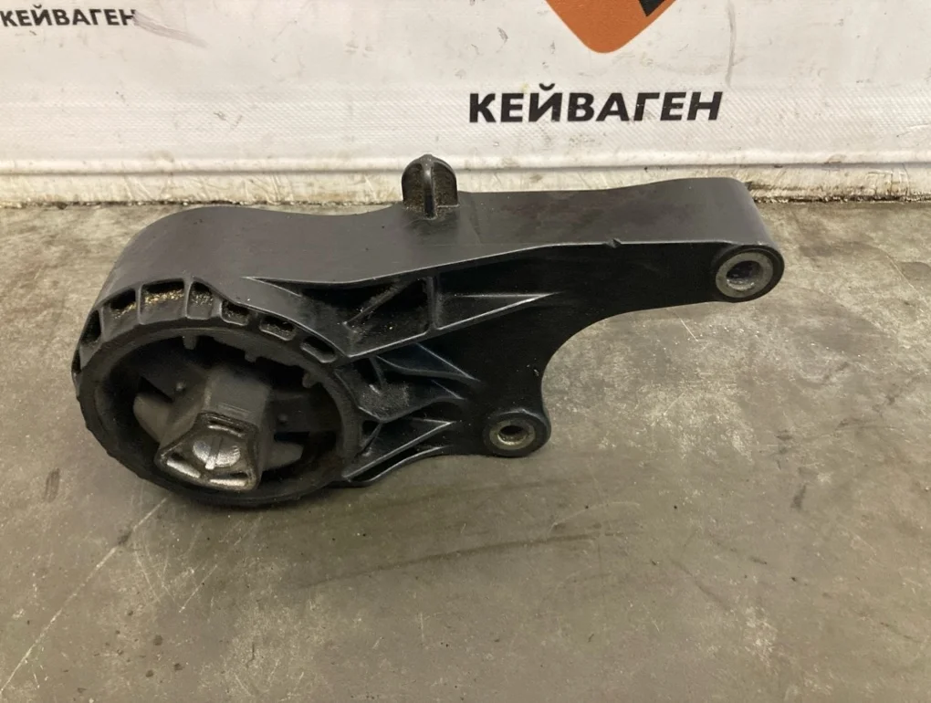 Кронштейн двигателя Opel Astra 2011 J