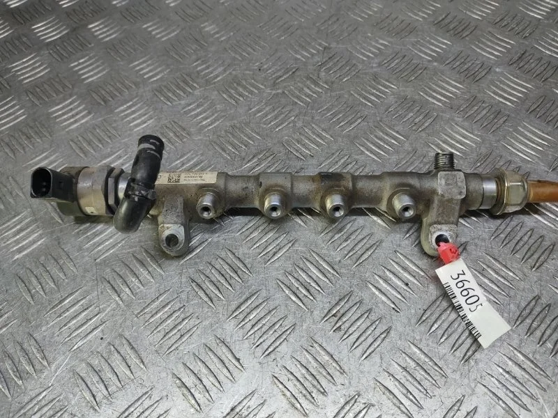 Топливная рампа Volkswagen Golf 6