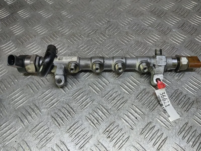 Топливная рампа Volkswagen Passat CC