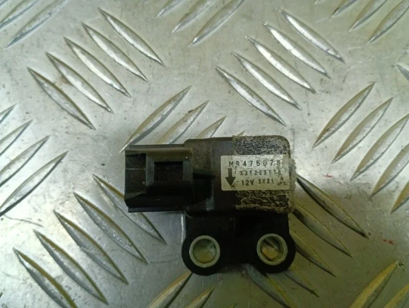 Датчик ускорения Mitsubishi L200 (1996-2006) 2000