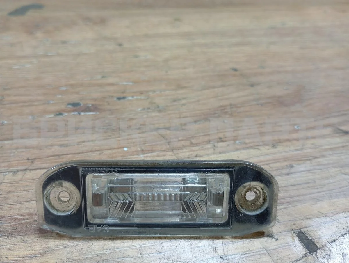 Плафон подсветки номера Вольво V50 1  рестайлинг