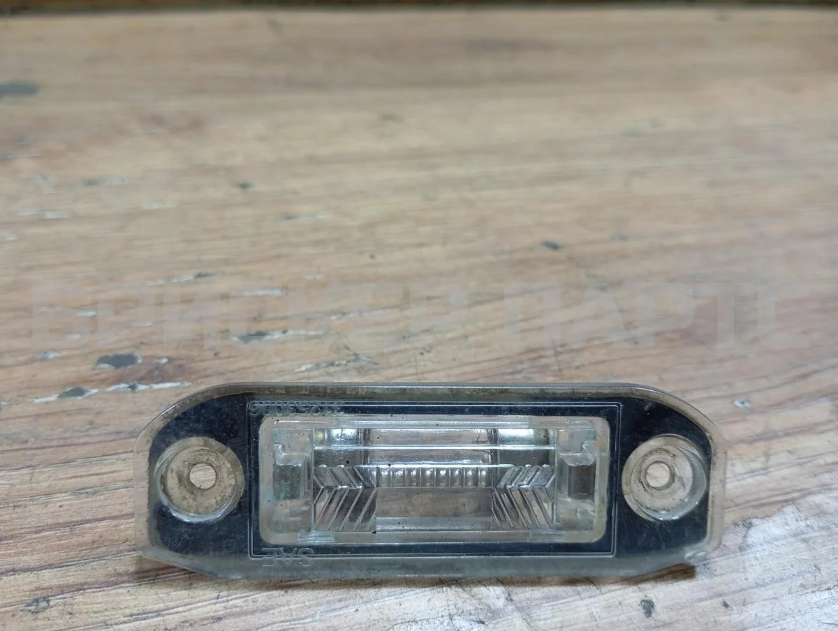 Плафон подсветки номера Вольво V50 1  рестайлинг