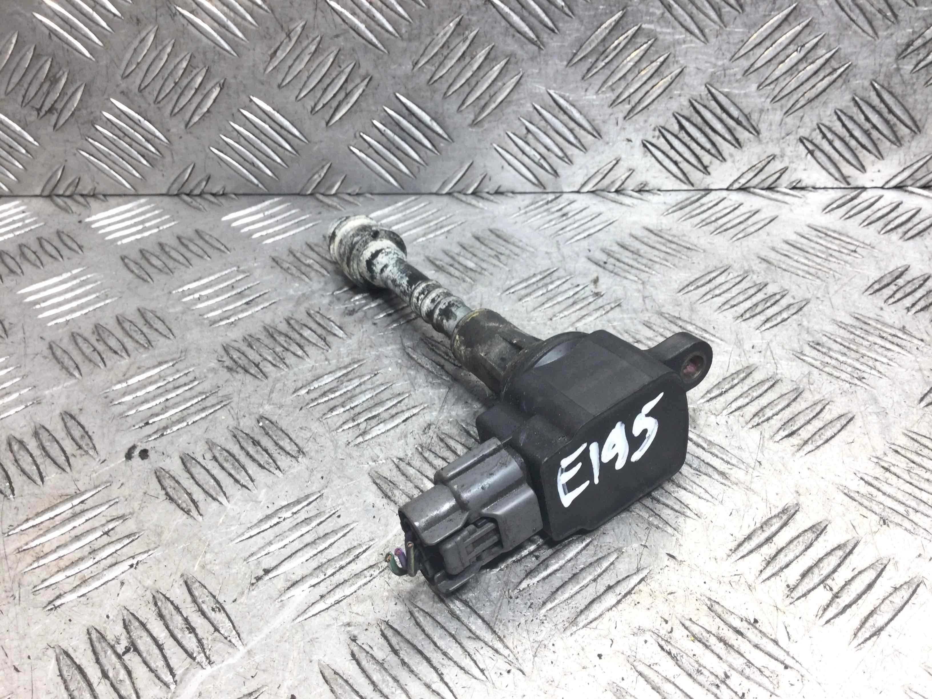 Катушка зажигания Nissan Almera Tino V10 2000 - 2006 бензин 1.8 i Механика Х/б
