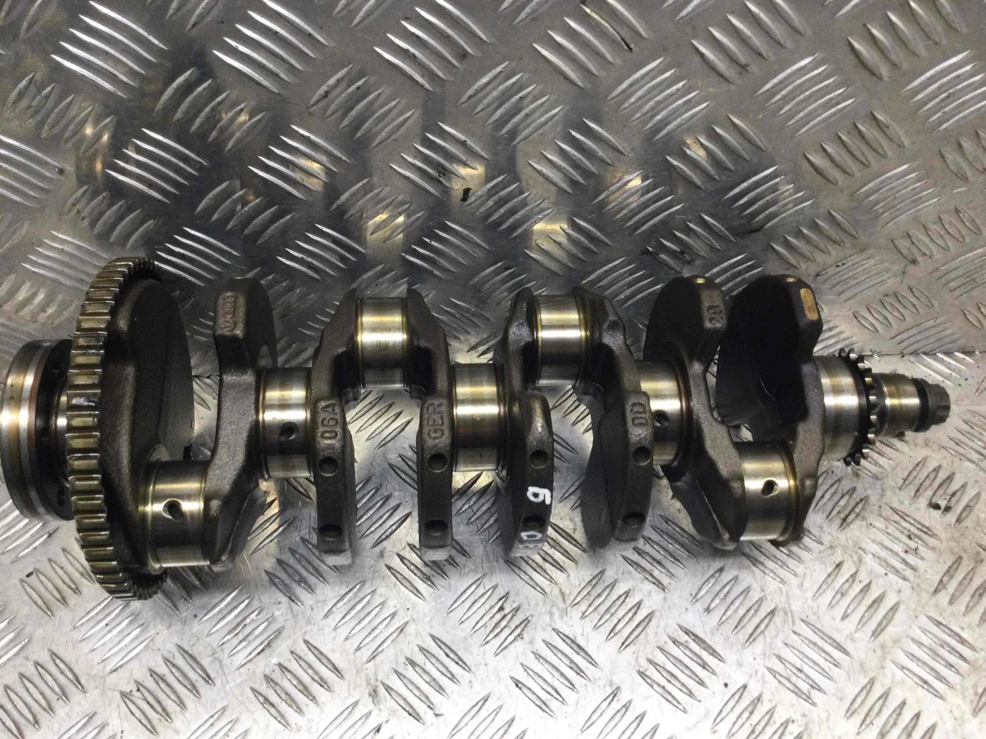 Коленвал Audi A3 8L (1996-2000) бензин 1.8 i Механика Х/б