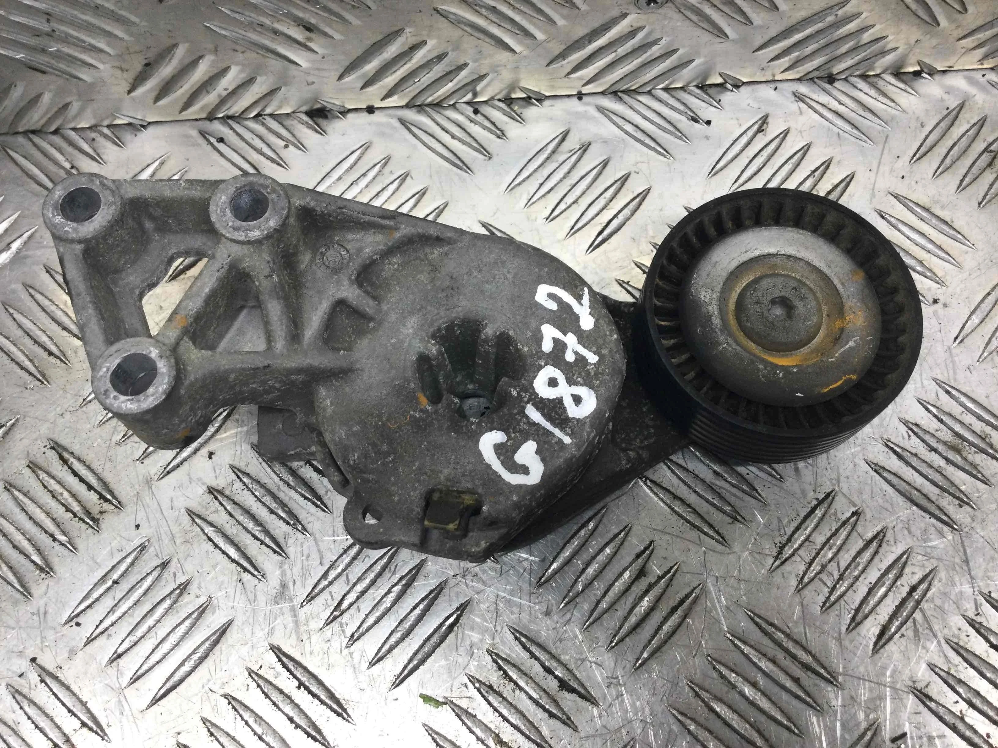 Натяжитель ремня генератора Audi A3 8L (1996-2000) бензин 1.8 i Механика Х/б