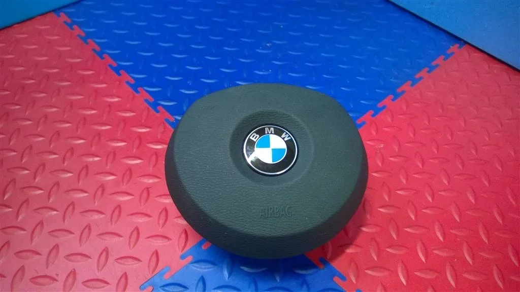подушка безопасности в руль BMW X3 E83  M54B30 231лс 3.0i