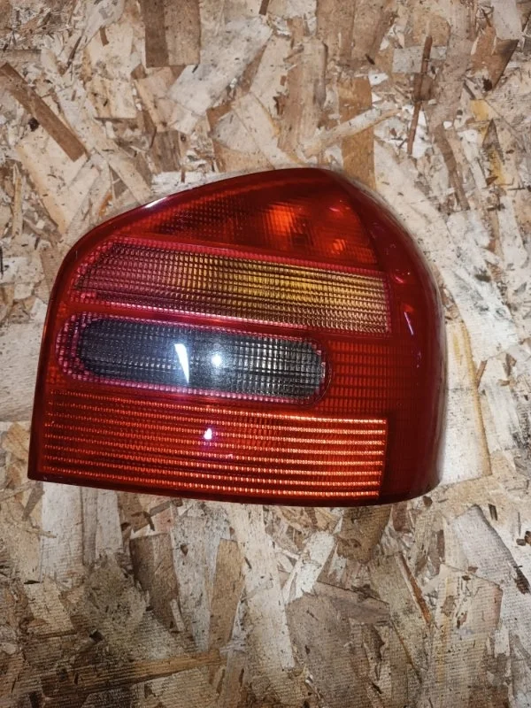 Фонарь Audi A3 1999 8L1