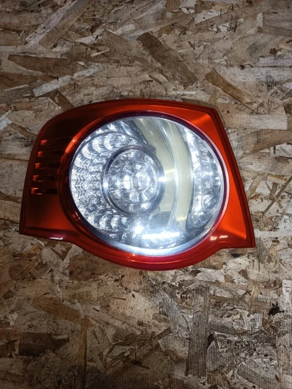 Фонарь Volkswagen Jetta 2009 5