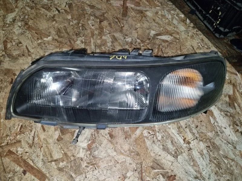 Фара галоген Volvo XC70 2002 SZ