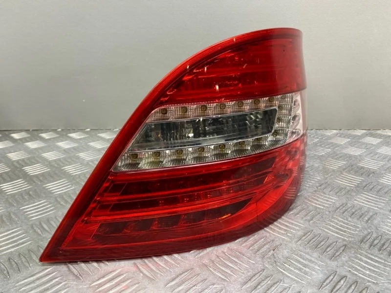 Фонарь Mercedes W251