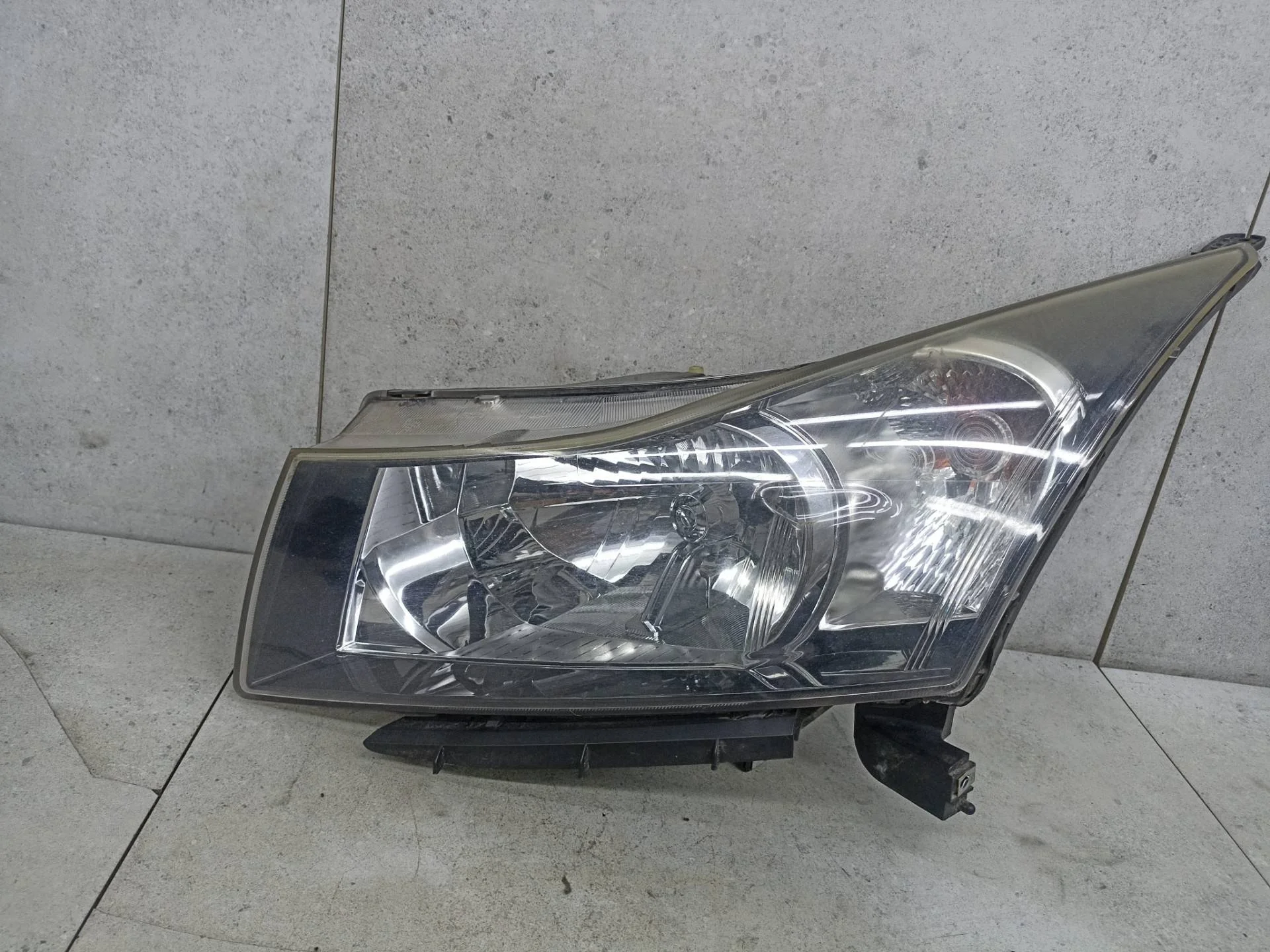Фара левая Chevrolet Cruze 2010 96828234