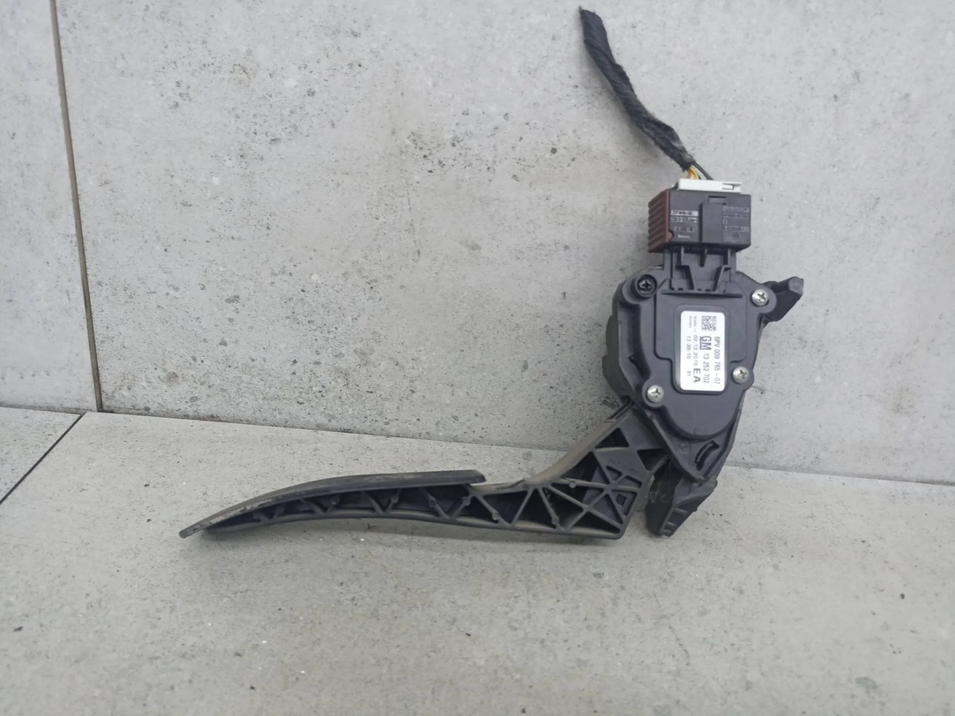 Педаль газа Chevrolet Cruze 2010 13252704