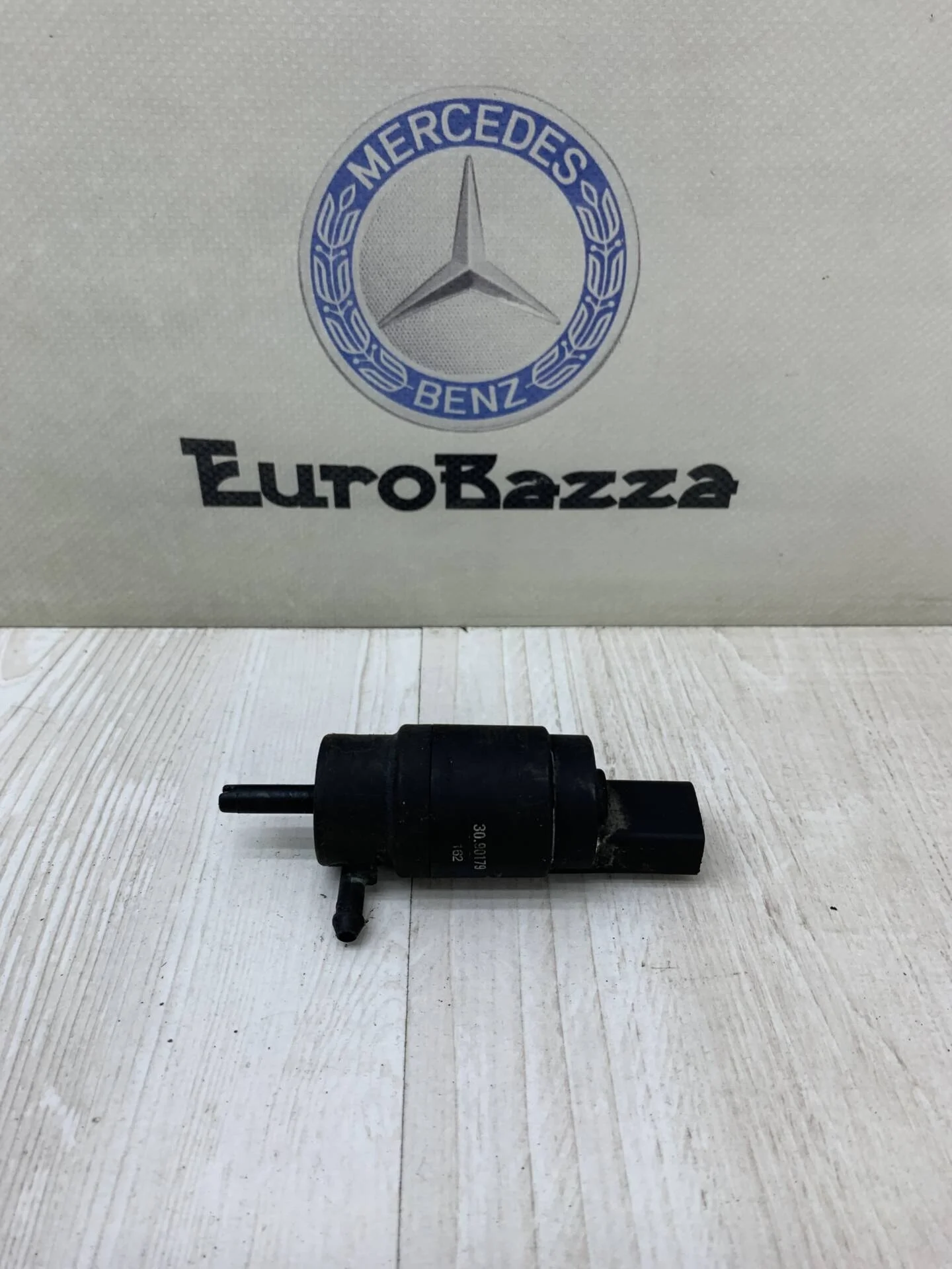 Насос омывателя лобового стекла Mercedes W211