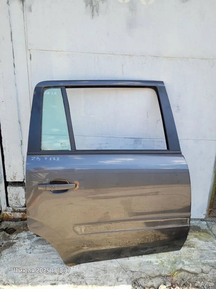 Дверь задняя правая от opel zafira b 2005