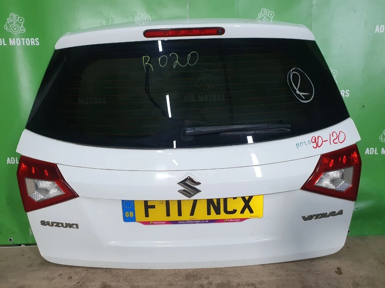 Дверь багажника Suzuki Vitara
