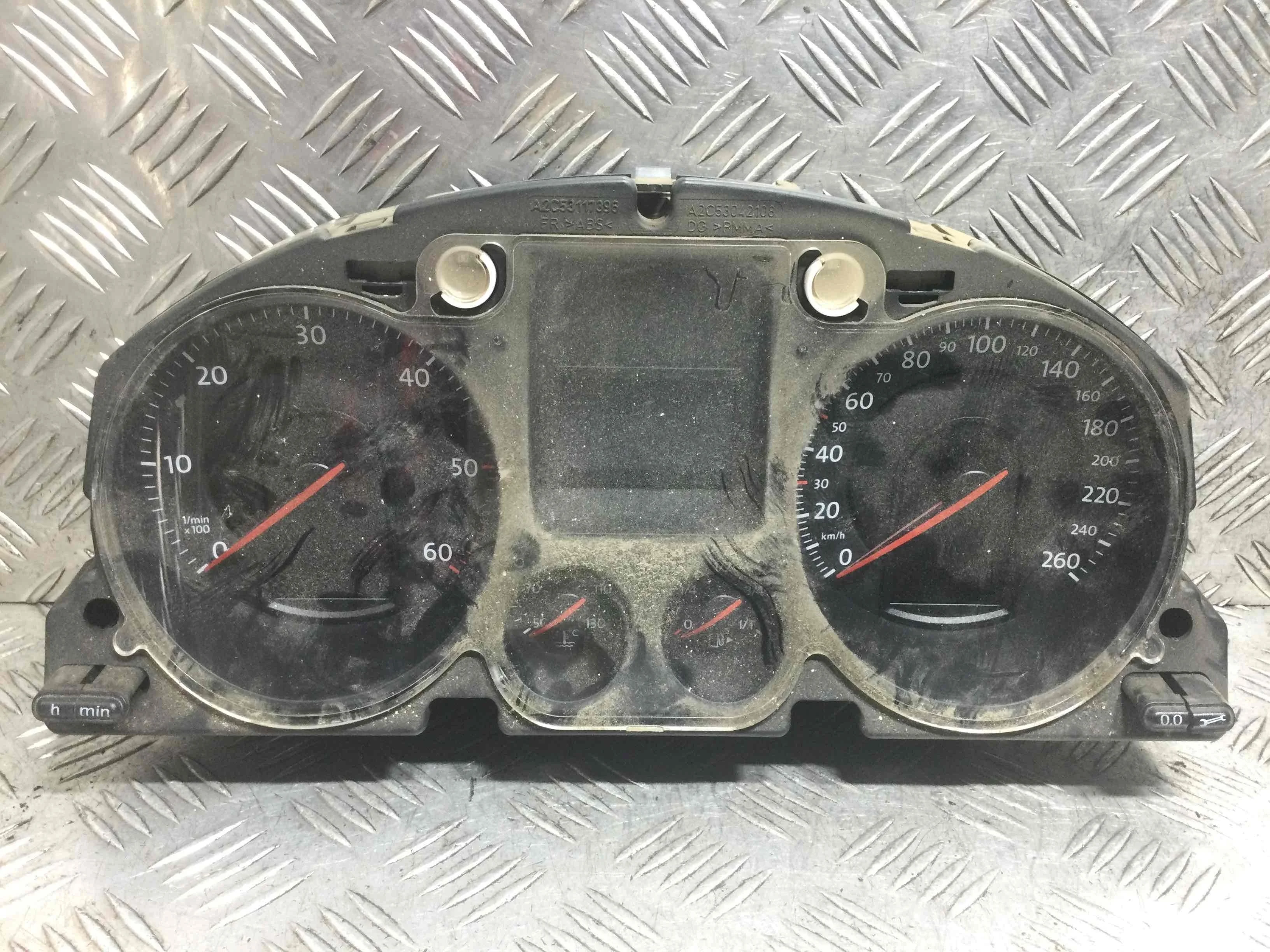 Щиток приборов (приборная панель) Volkswagen Passat B6 (2005-2010) дизель 2.0 TDI Механика Универсал