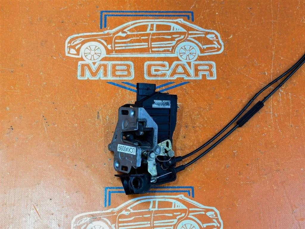 Замок двери задней правой Mercedes-Benz
