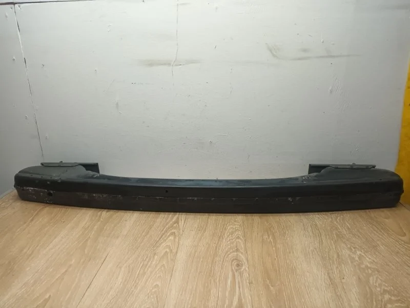 Усилитель бампера Mercedes W220