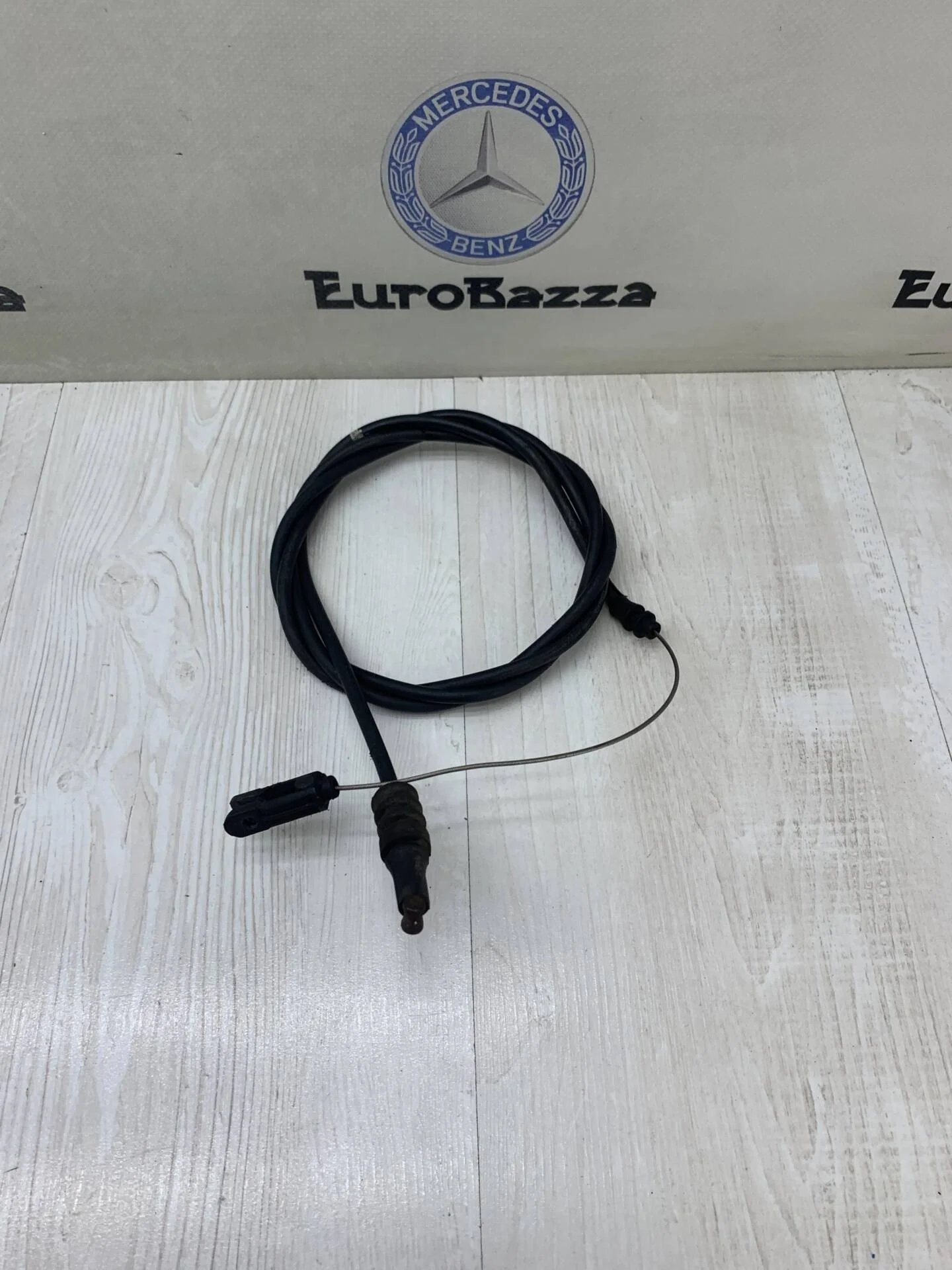 Трос фиксатора капота Mercedes W163