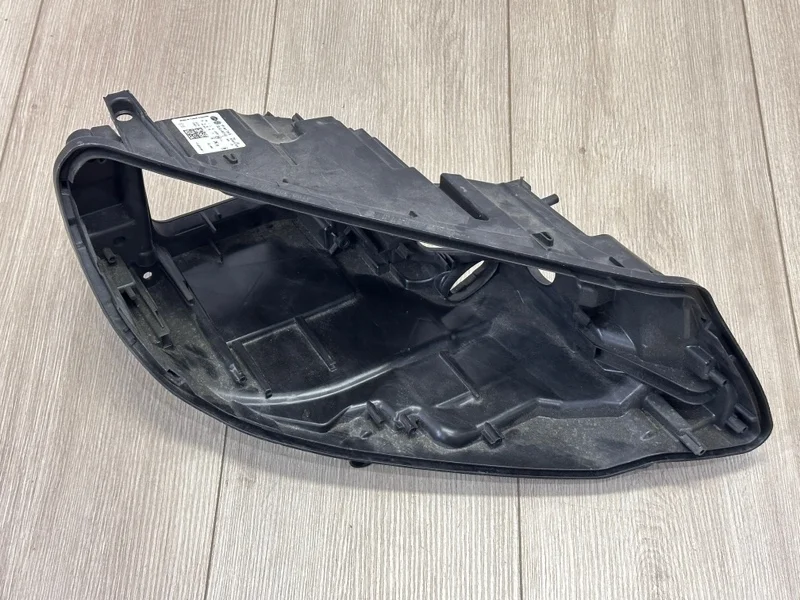Корпус фары VW Touareg FL 2014-2018 7P